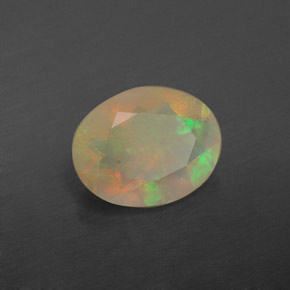 1.10カラットの天然マルチカラーオパール（9×7.1 mm・透明）