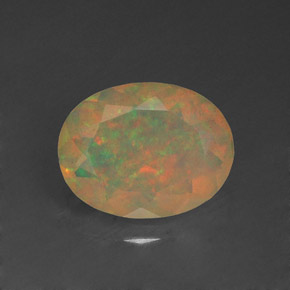 1.14カラットの天然マルチカラーオパール（9.2×7.1 mm・オーバルカット）