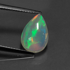 2.08カラットの天然マルチカラーオパール（12.7×8.6 mm・洋梨の形）