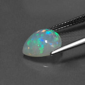 2.00カラットの天然マルチカラーオパール（10.7×9.7 mm・洋梨の形）