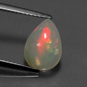 1.80カラットの天然マルチカラーオパール（10.8×7.7 mm・洋梨の形）