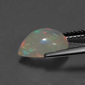 1.80カラットの天然マルチカラーオパール（10.8×7.7 mm・洋梨の形）
