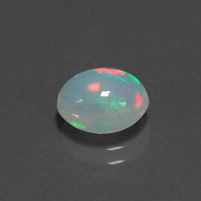 1.29カラットの天然マルチカラーオパール（8.8×7.2 mm・オーバルカット）