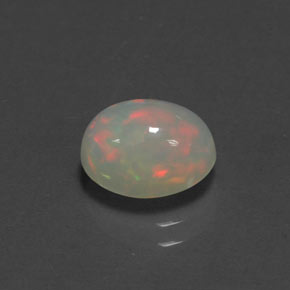 1.38カラットの天然マルチカラーオパール（9×7 mm・透明）