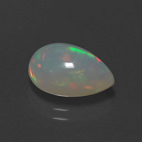 2.66カラットの天然マルチカラーオパール（12.7×8.6 mm・透明）