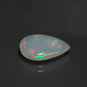2.21カラットの天然マルチカラーオパール（14.7×10.2 mm・透明）