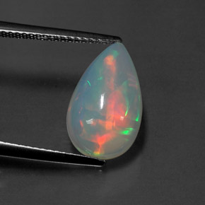 2.78カラットの天然マルチカラーオパール（14.9×9.1 mm・透明）
