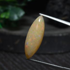 4.19カラットの天然マルチカラーオパール（21.5×7.6 mm・透明）
