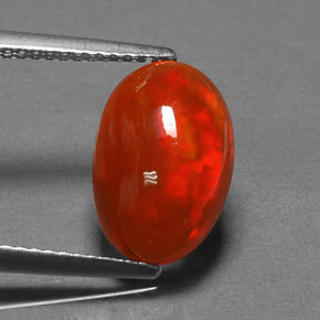 1.96カラットの天然マルチカラーオパール（12.8×8.7 mm・透明）