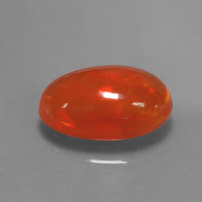 2.71カラットの天然マルチカラーオパール（13.2×8.3 mm・オーバルカット）