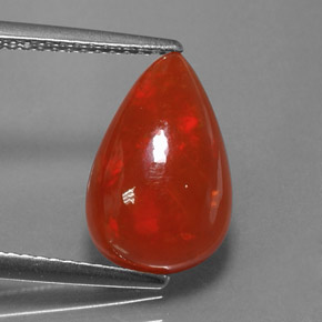2.64カラットの天然マルチカラーオパール（13.7×8.8 mm・透明）