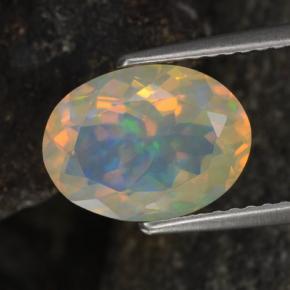 1.86カラットの天然イエローオパール（10.7×8 mm・オーバルカット）