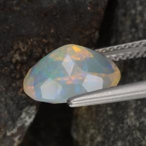 1.86カラットの天然イエローオパール（10.7×8 mm・オーバルカット）