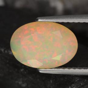 1.51カラットの天然マルチカラーオパール（10.9×7.6 mm・オーバルカット）