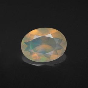 1.53カラットの天然マルチカラーオパール（10.9×8.2 mm・オーバルカット）