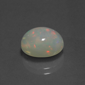 2.83カラットの天然マルチカラーオパール（11.3×8.5 mm・透明）