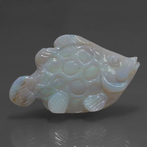 23.81カラットの天然マルチカラーオパール（34.3×20.1 mm・ファンシーシェイプ）