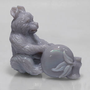 268.35カラットの天然マルチカラーオパール（56.5×49.4 mm・ファンシーシェイプ）