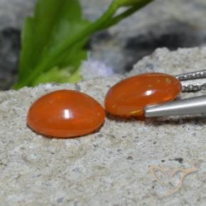 Shop natural 1.37ct ディープレッドがかったオレンジ オパール gems, 楕円形, from エチオピア at GemSelect. In stock, global shipping!
