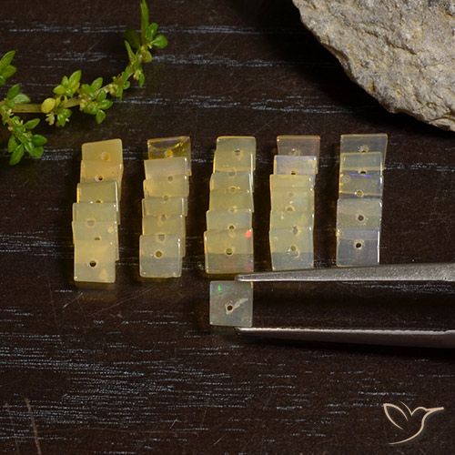 3.46ctw 天然 マルチカラー オパール, 四角形, 半透明