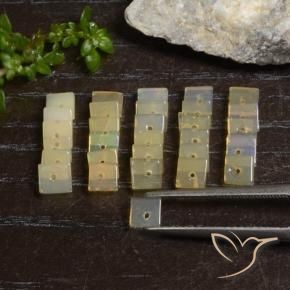 Shop natural 3.90ct マルチカラー オパール gems, 四角形, from エチオピア at GemSelect. In stock, global shipping!