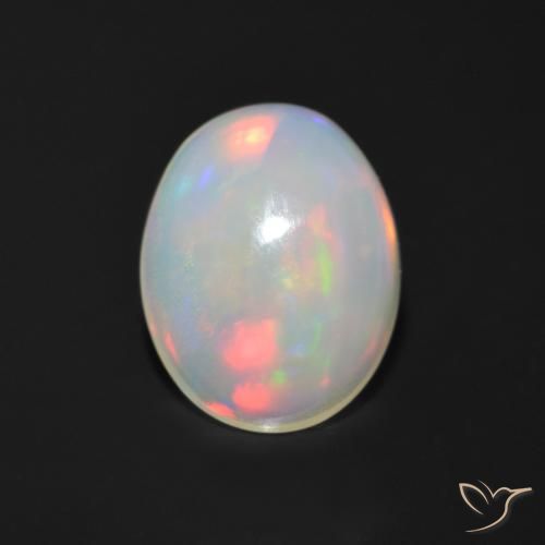 0.95カラットの天然マルチカラーオパール（8.7×6.8 mm・オーバルカット）