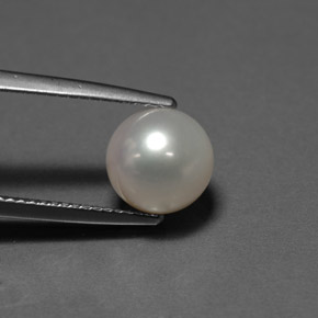 4.47カラットの天然クリームパール（8.61 mm・球体 / ボール）