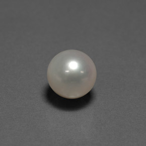4.47カラットの天然クリームパール（8.61 mm・球体 / ボール）