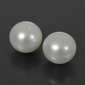 カラットの天然クリームパール（8.05 mm・球体 / ボール）