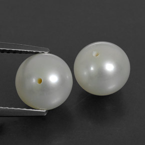 カラットの天然クリームパール（8.05 mm・球体 / ボール）