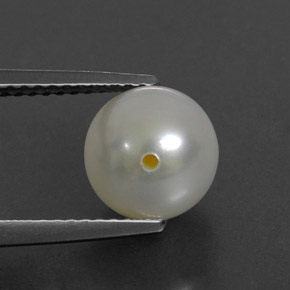 3.50カラットの天然クリームパール（8.08 mm・球体 / ボール）