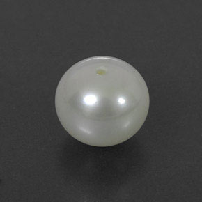 3.55カラットの天然クリームパール（8.18 mm・球体 / ボール）