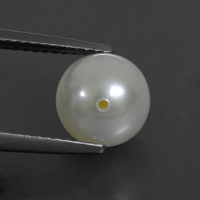 3.55カラットの天然クリームパール（8.18 mm・球体 / ボール）