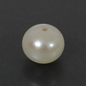 3.90カラットの天然クリームパール（8.53 mm・球体 / ボール）