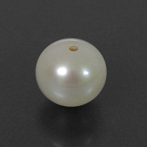 3.75カラットの天然クリームパール（8.29 mm・球体 / ボール）