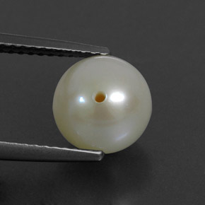 3.75カラットの天然クリームパール（8.29 mm・球体 / ボール）