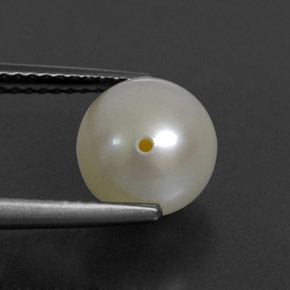 3.81カラットの天然クリームパール（8.39 mm・球体 / ボール）