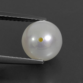 3.85カラットの天然クリームパール（8.34 mm・球体 / ボール）