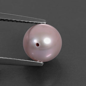 3.14カラットの天然ピンクがかったシルバーパール（7.79 mm・球体 / ボール）