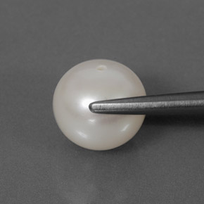 3.71カラットの天然シルバーホワイトパール（8.13 mm・球体 / ボール）