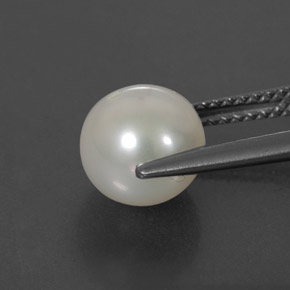 3.64カラットの天然シルバーホワイトパール（8.14 mm・球体 / ボール）