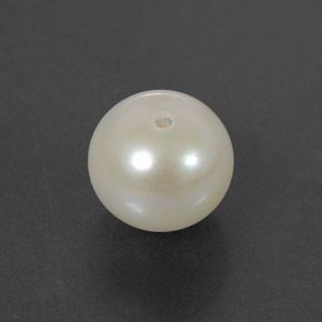 3.85カラットの天然シルバーホワイトパール（8.36 mm・球体 / ボール）