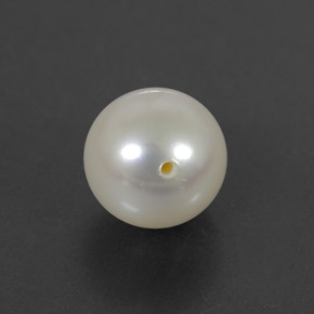 3.93カラットの天然シルバーホワイトパール（8.45 mm・球体 / ボール）