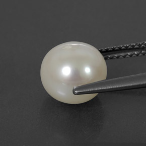 3.93カラットの天然シルバーホワイトパール（8.45 mm・球体 / ボール）