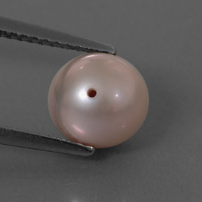 3.16カラットの天然ピンクがかったシルバーパール（7.69 mm・球体 / ボール）
