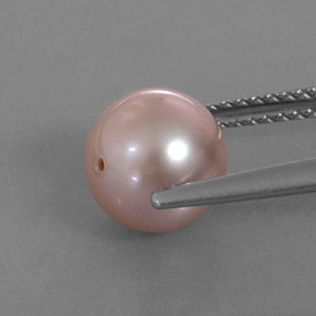 3.37カラットの天然ミディアムピンクパール（7.90 mm・球体 / ボール）