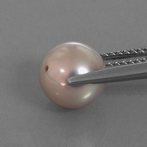 3.53カラットの天然ピンクがかったシルバーパール（8.05 mm・球体 / ボール）