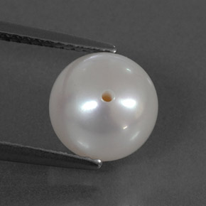 3.95カラットの天然シルバーホワイトパール（8.47 mm・球体 / ボール）