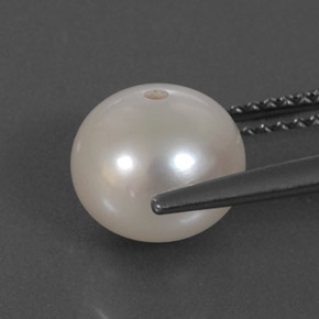 3.95カラットの天然シルバーホワイトパール（8.57 mm・球体 / ボール）