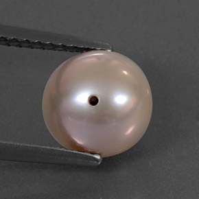 3.36カラットの天然クリームピンクパール（7.70 mm・球体 / ボール）